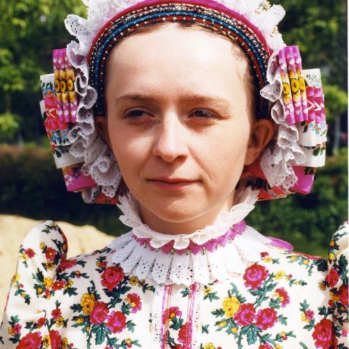 Ženský kroj